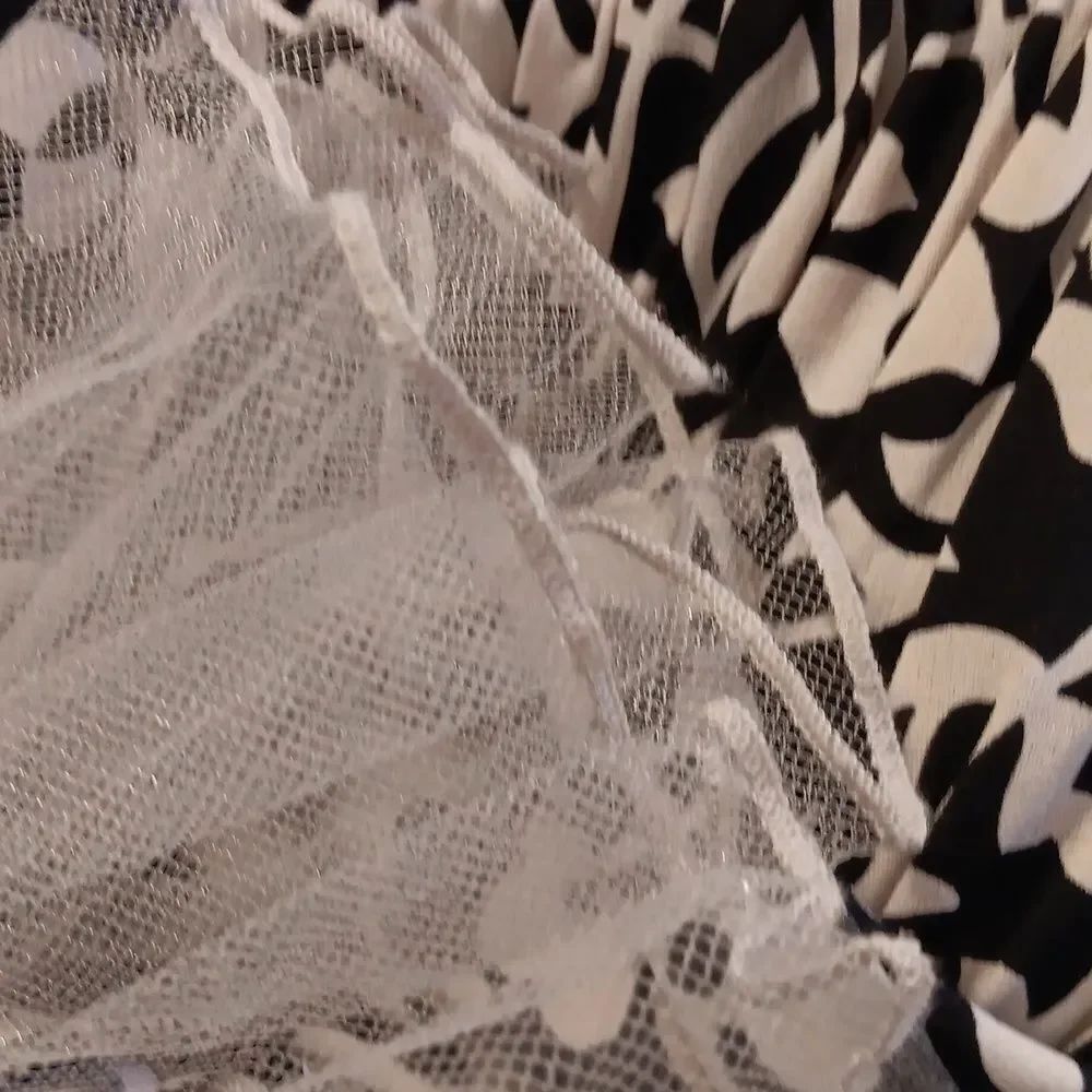NWT Ruby Rox Monochrome Floral Pattern Dress - Picture 12 of 12